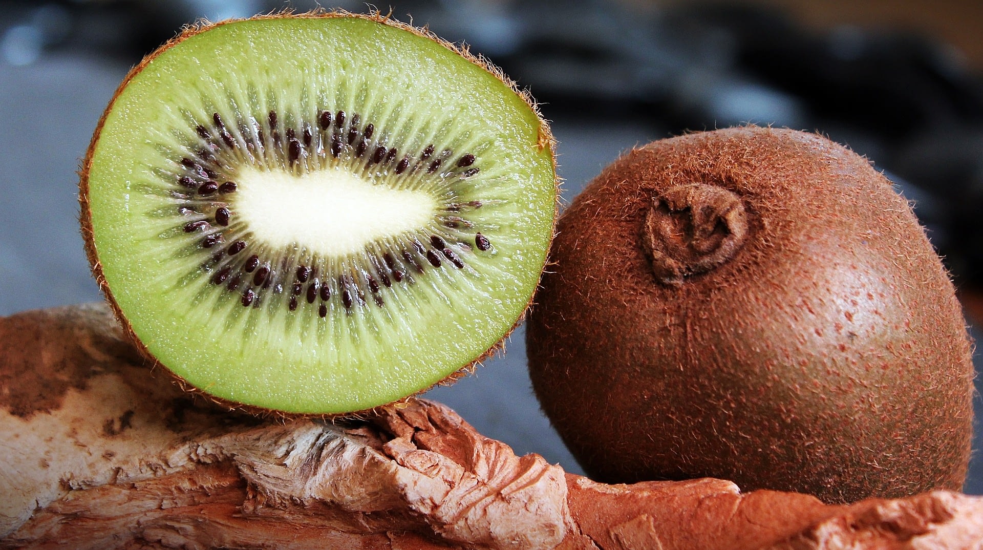 El kiwi: considerado como súper fruta 🥝 | Tipos de Plantas